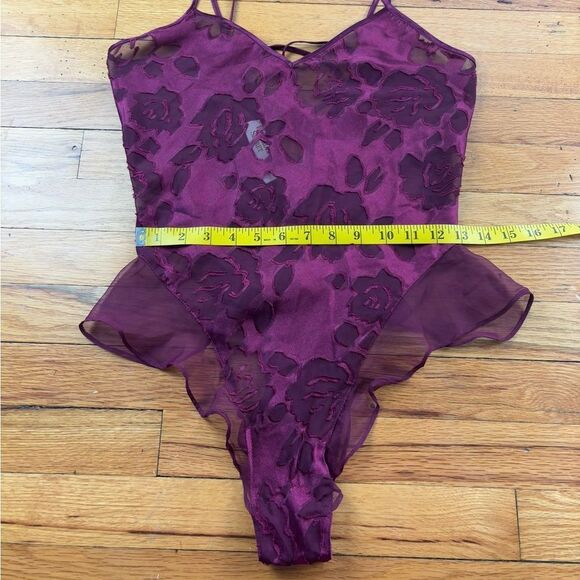 Victorias Secret Gold Label Maroon Floral Teddy Size Small - Picture 6 of 7